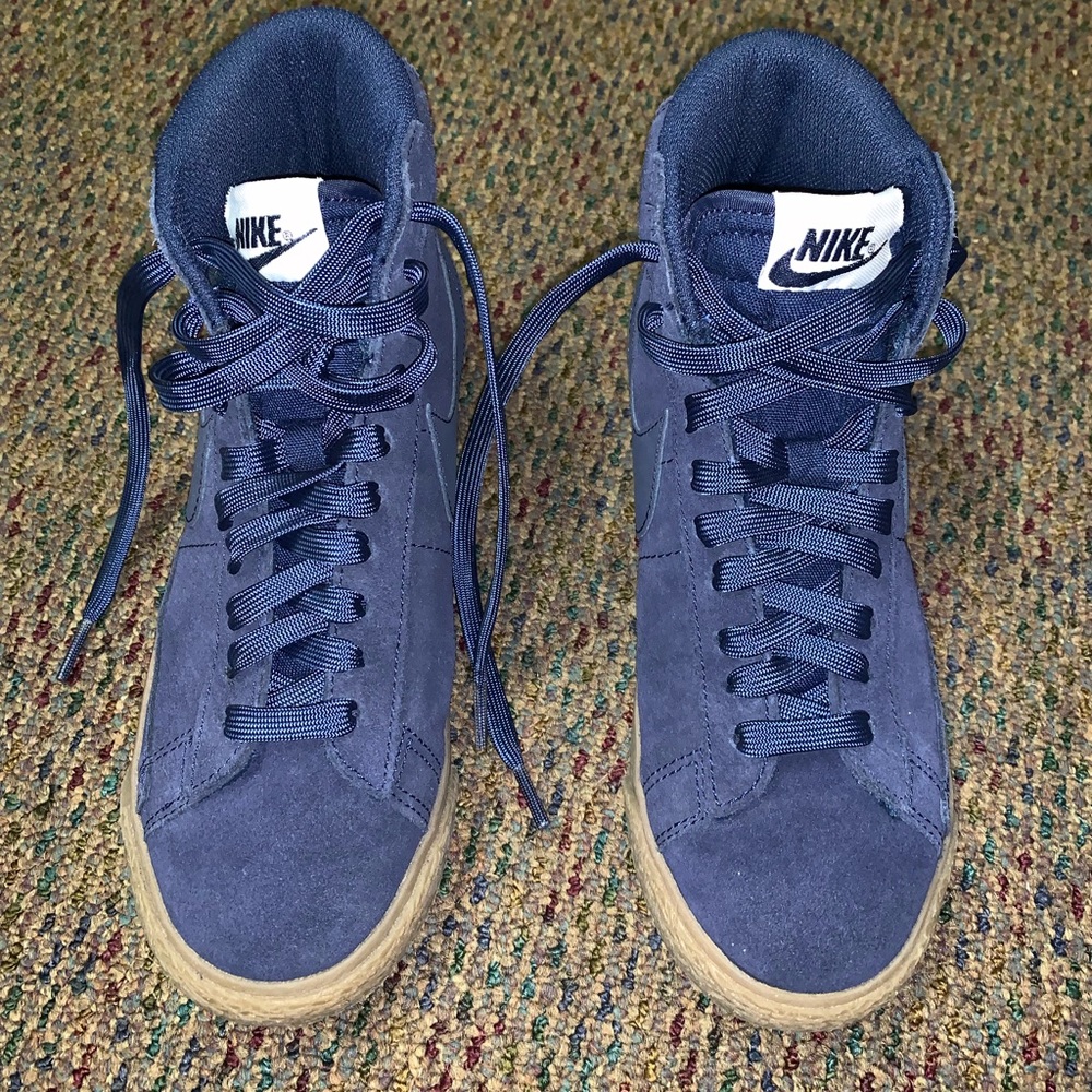 Nike youth blue suede sneakers